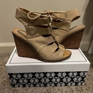 Wedge sandals